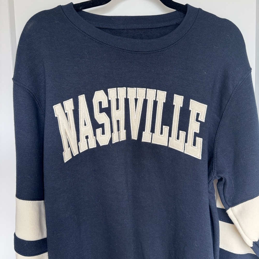 NWT New York Popular Nashville Crewneck Sweatshirt - Navy - Size Medium